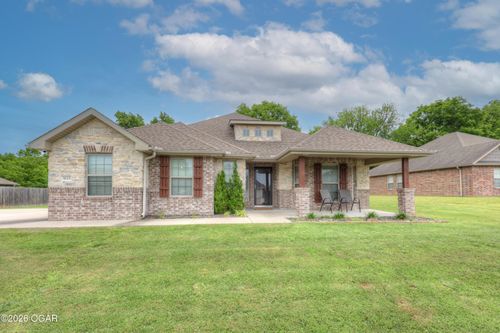 1113 Chesterfield Dr, Webb City, MO, 64870-8238 | Card Image