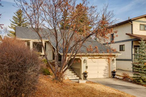 203 Edgeland Rd Nw, Calgary, AB, T3A2Y3 | Card Image