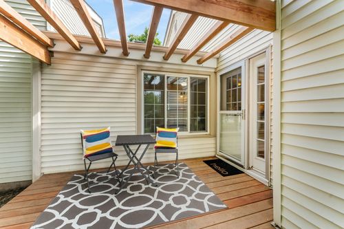 252 Cambria Ct, Woodbury, MN, 55125-1438 | Card Image