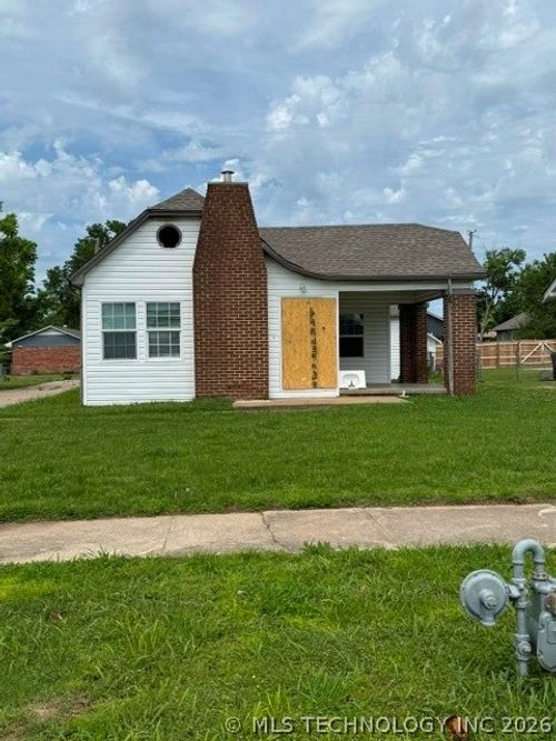 210 Will Rogers Blvd, Claremore, OK, 74017-7451 | Card Image