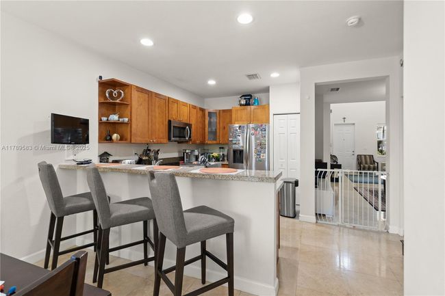 7514 Nw 108 Th Path, Townhouse with 3 bedrooms, 3 bathrooms and null parking in Doral FL | Image 45