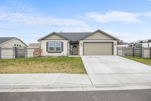 620 Pappys Way, Grandview, WA, 98930-4702 | Card Image