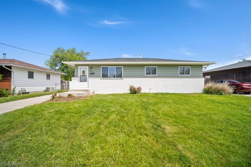 322 Windsor Drive, Elyria, OH, 44035 | Card Image