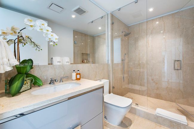 UNIT-4601 - 15701 Collins Ave, Condo with 3 bedrooms, 5 bathrooms and null parking in Sunny Isles Beach FL | Image 16