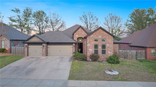 709 Se Eaton St, Bentonville, AR, 72712-3942 | Card Image