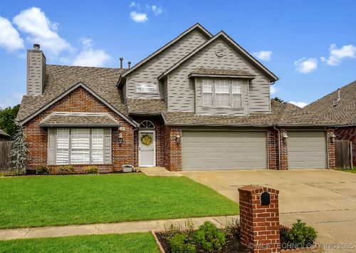 2500 Willow Ave, Broken Arrow, OK, 74012-9477 | Card Image