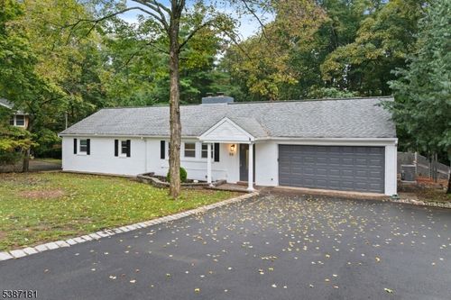 88 Emerson Rd, Somerset, NJ, 08873-1617 | Card Image