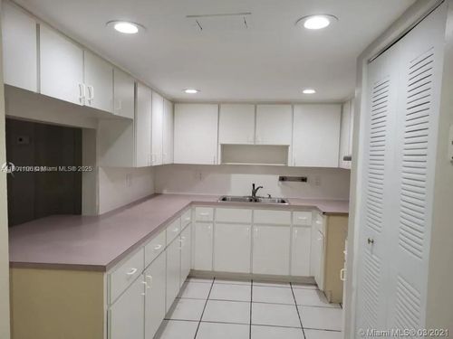 apt-g200-1900 W 68th St, Hialeah, FL, 33014-4479 | Card Image