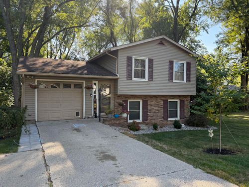 11 Elm St, Hillsdale, MI, 49242-1905 | Card Image