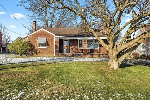 2234 W Manor Avenue, Poland, OH, 44514 | Card Image