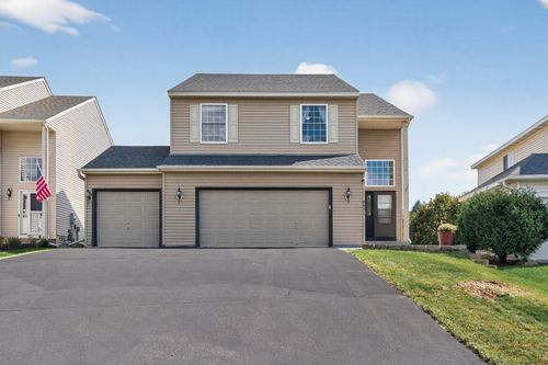 8471 Savanna Oaks Ln, Woodbury, MN, 55125-9460 | Card Image