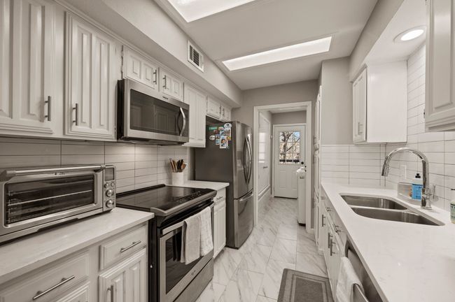 APT-3004 - 2204 W Park Blvd, Condo with 3 bedrooms, 3 bathrooms and null parking in Plano TX | Image 12