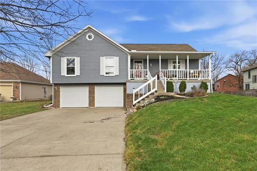 814 S Park Dr, Raymore, MO, 64083-8409 | Card Image