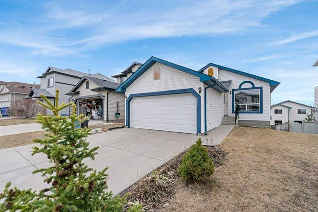 133 Tuscarora Way Nw, Home with 5 bedrooms, 2 bathrooms and 4 parking in Calgary AB | Image 1