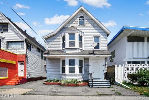 925 State St, Schenectady, NY, 12307-1523 | Card Image
