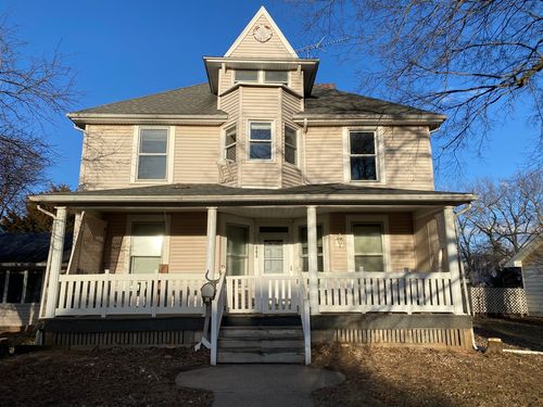 710 Market St, Henry, IL, 61537-1410 | Card Image
