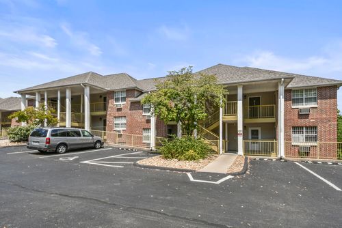 apt-d11-200 Golfview Dr, Branson, MO, 65616-3946 | Card Image