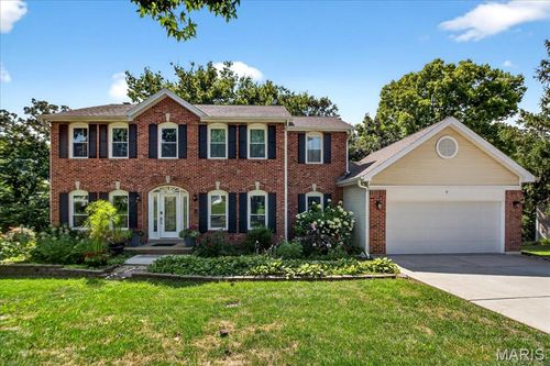 465 Redwood Forest Dr, Ballwin, MO, 63021-5704 | Card Image