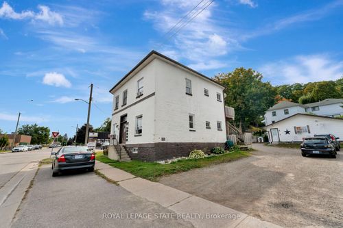 49 Dumfries St, Paris, ON, N3L2C9 | Card Image