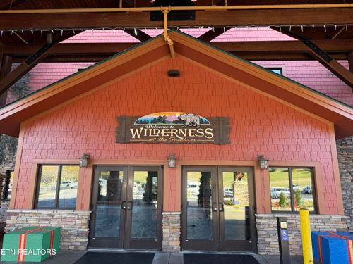 1424 Old Knoxville 13067/ 13069 Hwy, Sevierville, TN, 37876 | Card Image