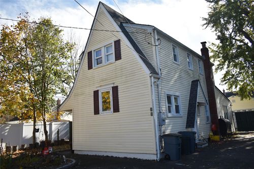 54 Danes St, Patchogue, NY, 11772-3835 | Card Image