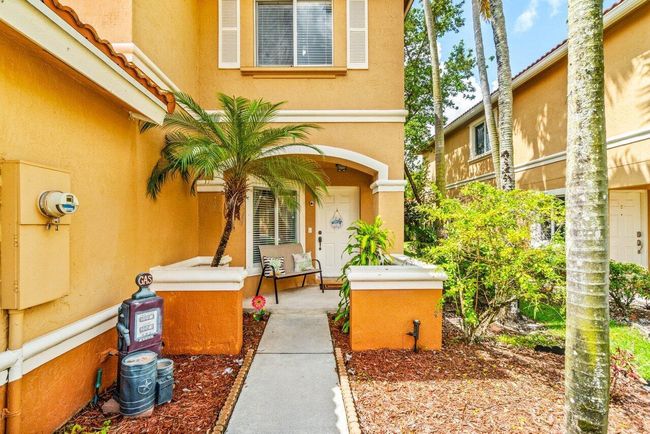 6132 United St, Condo with 3 bedrooms, 3 bathrooms and null parking in West Palm Beach FL | Image 4