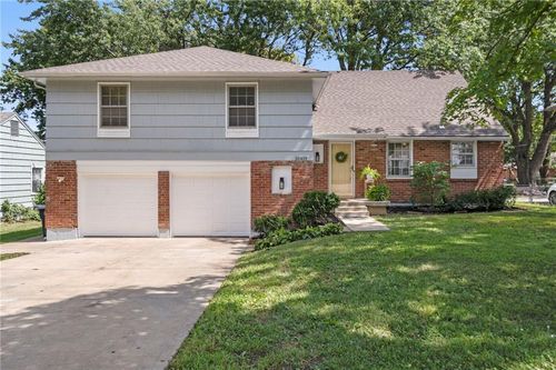 10419 College Ave, Kansas City, MO, 64137-1529 | Card Image