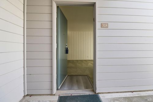 318 Larkspur Plaza Dr, Larkspur, CA, 94939-1437 | Card Image