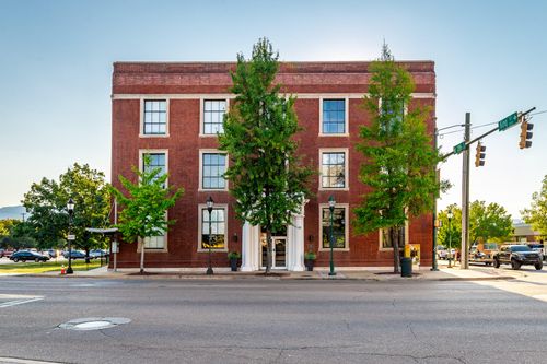 1301 Market St, CHATTANOOGA, TN, 37402-4455 | Card Image
