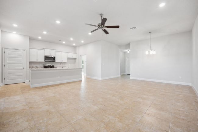 5141 Modeno St, Condo with 4 bedrooms, 3 bathrooms and null parking in Fort Pierce FL | Image 5