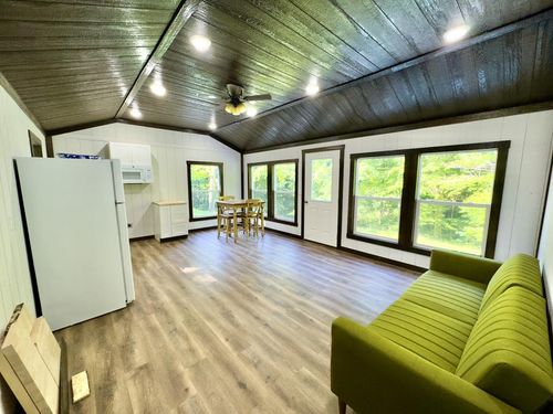 4999 Auerville Rd, Bainbridge, OH, 45612-9626 | Card Image