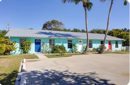 8615 Se Lyons Rd, Hobe Sound, FL, 33455-5133 | Card Image