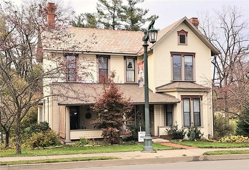 323 Franklin St, Slippery Rock, PA, 16057-1106 | Card Image