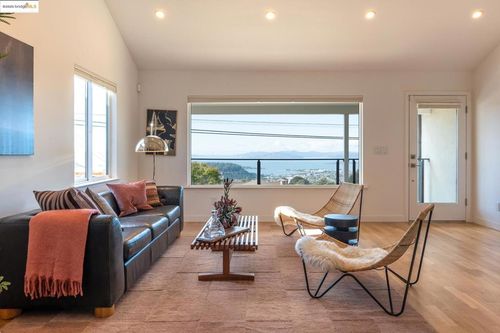 207 Cambridge Ave, Kensington, CA, 94708-1119 | Card Image