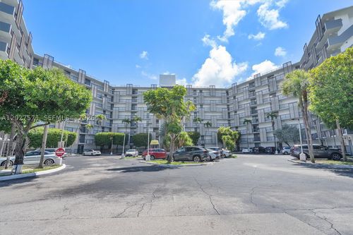 214-20400 W Country Club Dr, Aventura, FL, 33180-1665 | Card Image