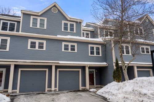 21-21 Oak Leaf Way, Peabody, MA, 01960-4939 | Card Image