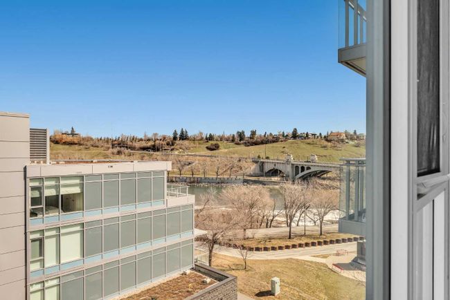601 - 118 Waterfront Court Sw, Home with 2 bedrooms, 2 bathrooms and 1 parking in Calgary AB | Image 16