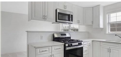 15e-200 Bedford Rd, Woburn, MA, 01801-3929 | Card Image