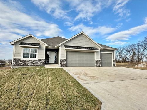 11804 E 231st St, Peculiar, MO, 64078-9628 | Card Image