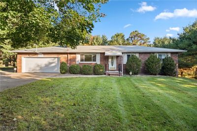 2331 E Turkeyfoot Lake Road, House other with 3 bedrooms, 1 bathrooms and null parking in Green OH | Image 1