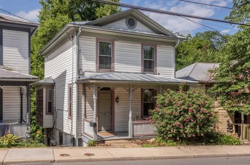 940 W Beverley St, STAUNTON, VA, 24401-4001 | Card Image