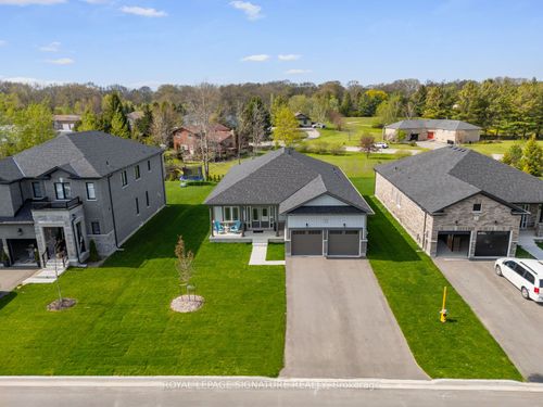 8 Misty Ridge Rd, Wasaga Beach, ON, L9Z0R8 | Card Image