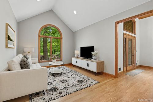 9997 Applegate Ln, Brighton, MI, 48114-9696 | Card Image