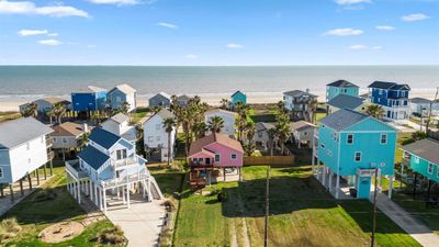 Enjoy stunning ocean views and modern comforts in this coastal retreat. | Image 3