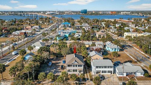 212 S Oleander Ave, Daytona Beach, FL, 32118-4315 | Card Image
