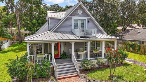 824 Michigan Street, MOUNT DORA, FL, 32757 | Card Image
