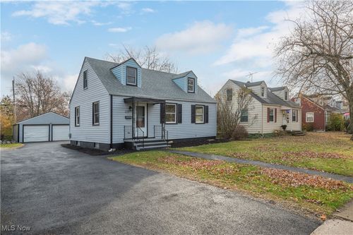 819 Warwick Dr, Sheffield Lake, OH, 44054-2033 | Card Image