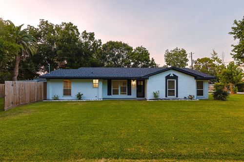 202 Bay St, La Porte, TX, 77571-6630 | Card Image
