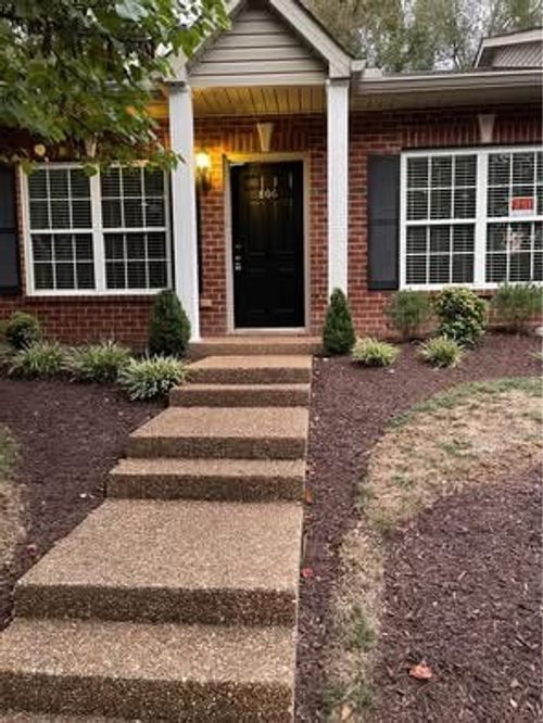806 Cashmere Dr, Thompsons Station, TN, 37179-5369 | Card Image