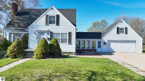 1207 North Dr, Mt. Pleasant, MI, 48858-3226 | Card Image